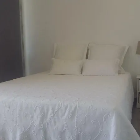 Orange Studio Apartment *